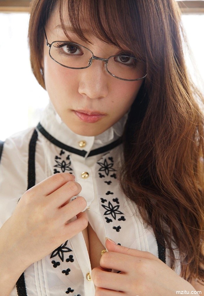 日本美女清水あいり高清写真 极品大奶子白嫩饱满令人喷血(17)
