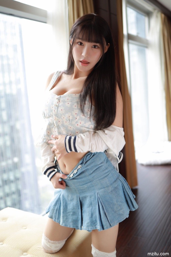性感少女朱可儿上演短裙诱惑，露出肥臀引人后入(13)