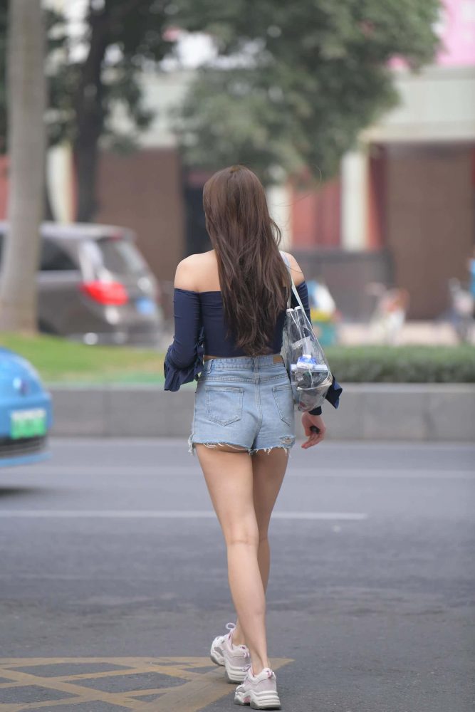 妩媚又性感的广东姑娘【713P】J1440-多米街拍