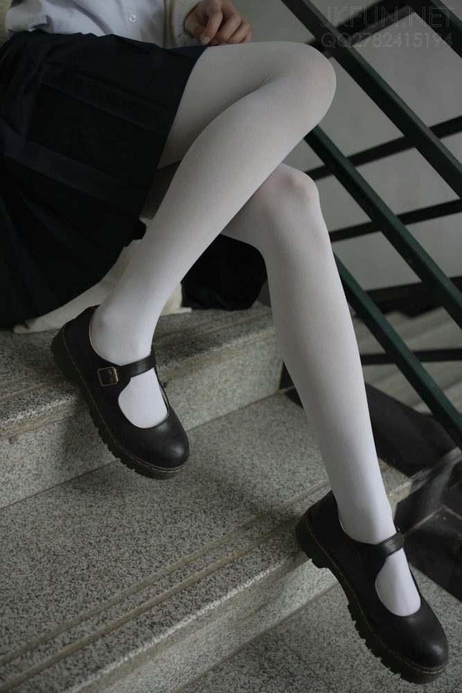 甜美可人的白丝姑娘【127P】J2555-多米街拍