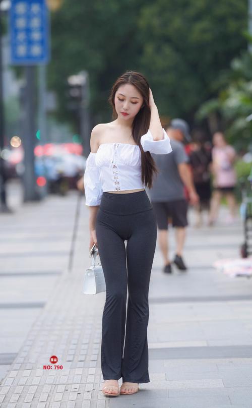 身材非常哇塞的瑜伽裤女孩  J1333 521P6V-21.6GB-多米街拍