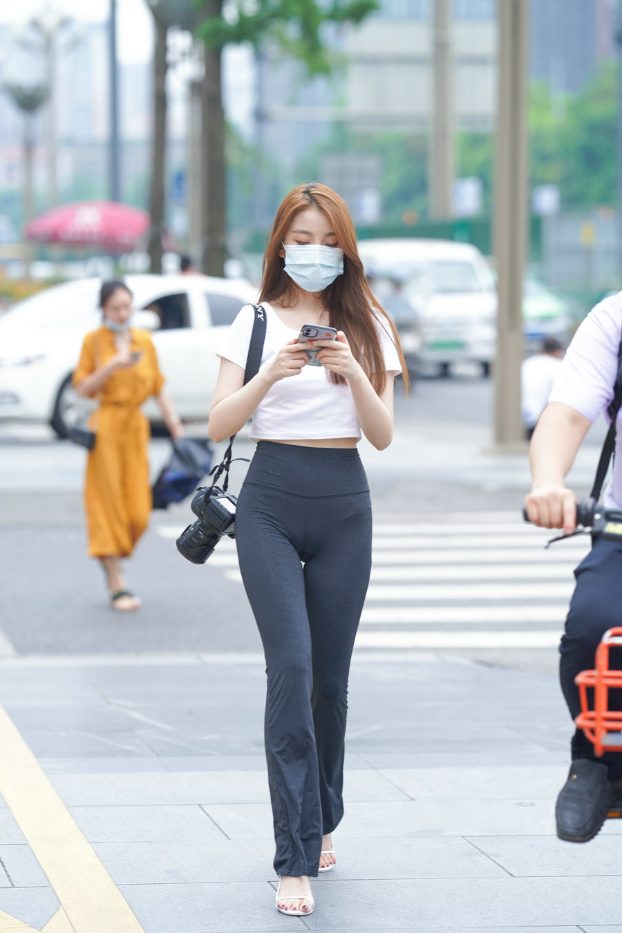 图片[3]-玩单反机的瑜伽裤女孩  J1270 498P5V-28.6GB-多米街拍