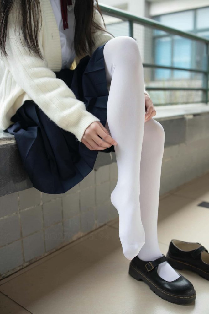 甜美可人的白丝姑娘【127P】J2555-多米街拍
