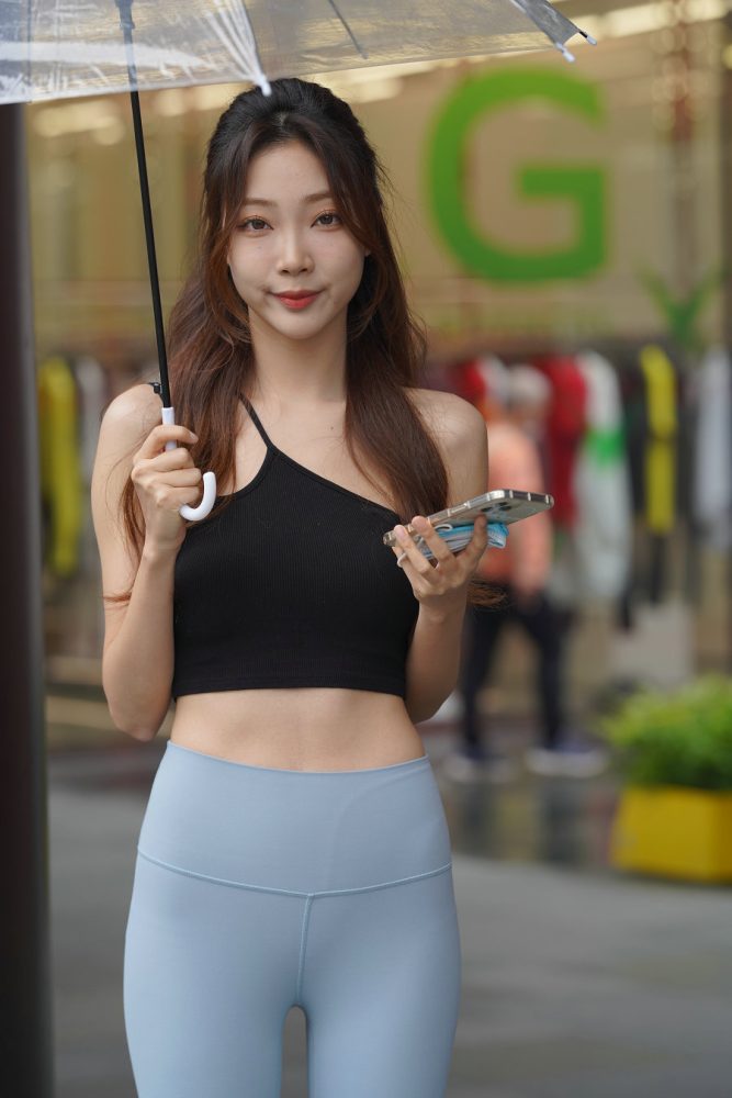 大眼睛瑜伽裤女孩J2903 988P8V-37.6GB-多米街拍