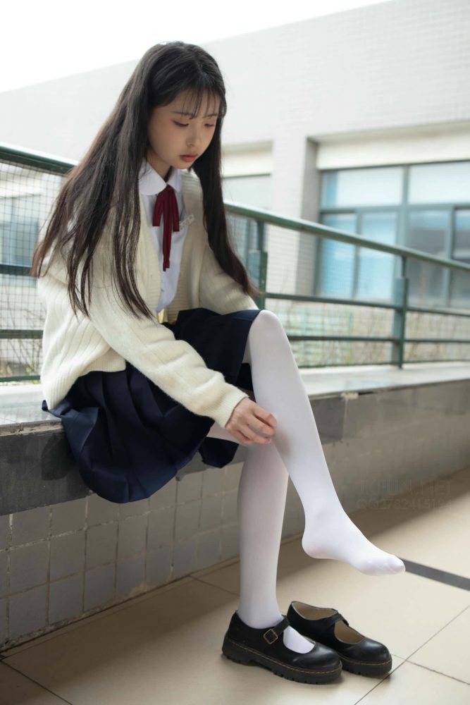 甜美可人的白丝姑娘【127P】J2555-多米街拍