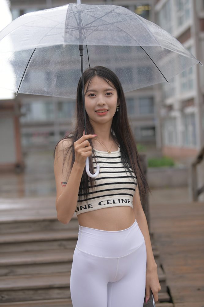 打伞的白色瑜伽裤女孩J2986 622P1V-22.06GB-多米街拍