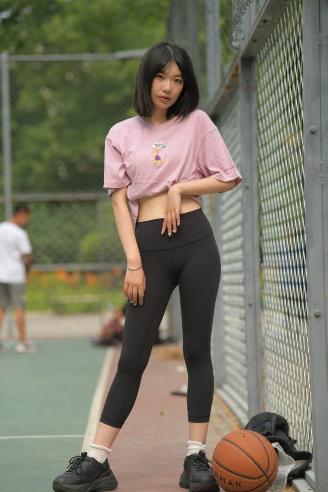 图片[3]-穿瑜伽裤打篮球的大三女孩J2198 463P1V-18.6GB-多米街拍