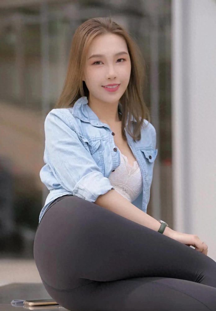 图片[2]-非常漂亮的瑜伽裤女孩J1990 733P1V-27.9GB-多米街拍
