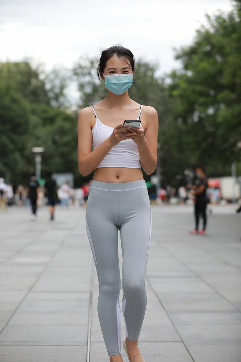 图片[4]-灰色瑜伽裤姑娘笑容超甜 J5074 180P2V-2.15GB-多米街拍