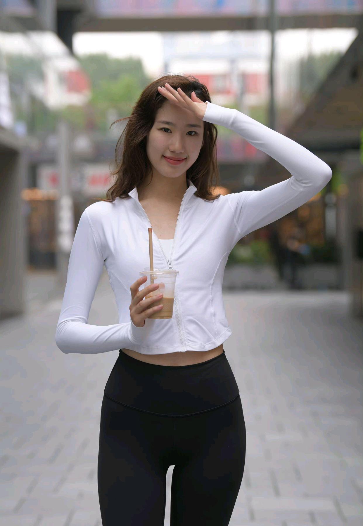 图片[4]-像刘亦菲的黑色瑜伽裤女孩J2237 340P1V-14.8GB-多米街拍