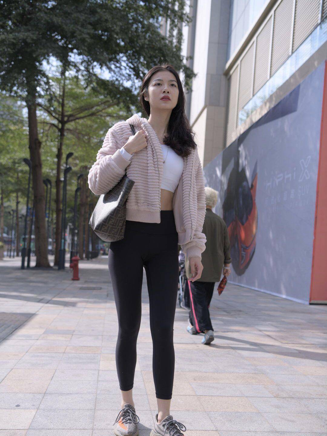 图片[2]-逛街的紧身瑜伽裤女孩 J1455 411P2V-26.6GB-多米街拍