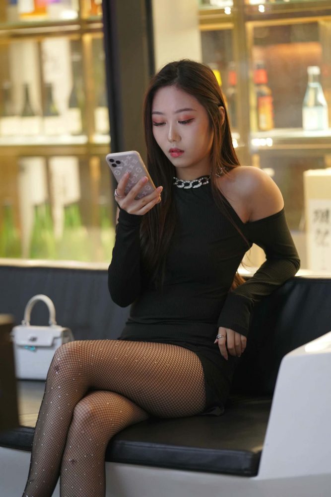 非常妩媚的网格丝袜女孩【186P】000037-多米街拍