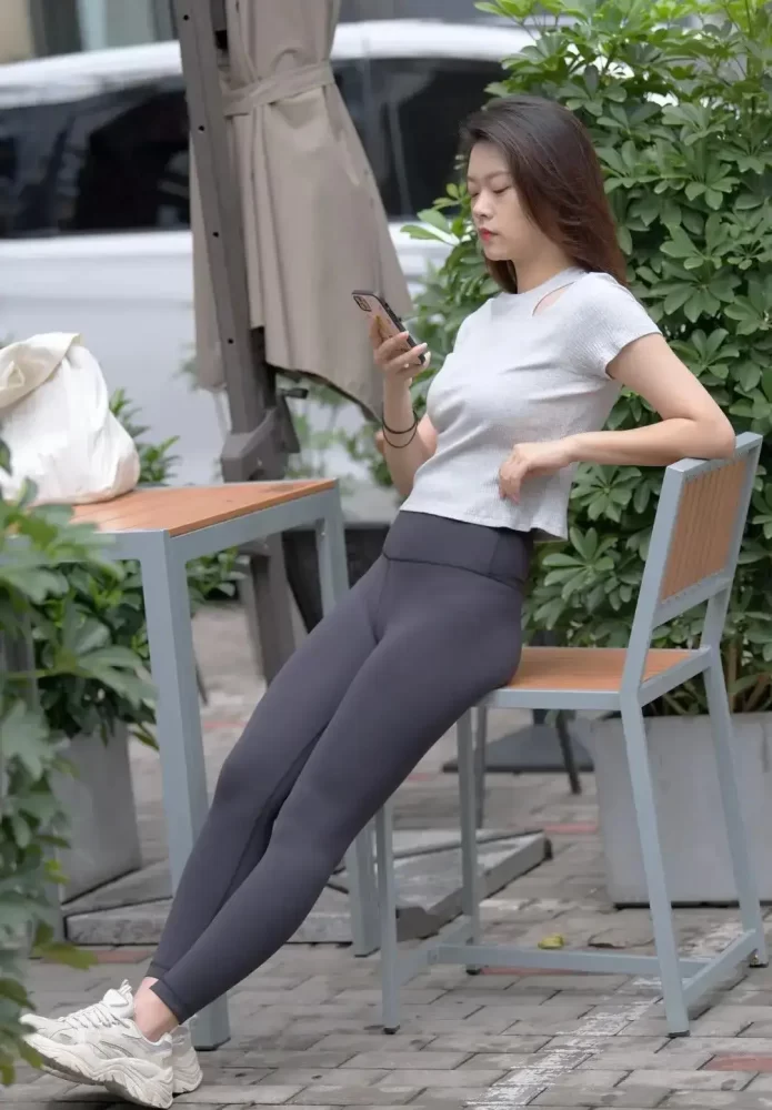 图片[4]-黑色瑜伽裤靓丽女孩J2200 905P1V-30.5GB-多米街拍