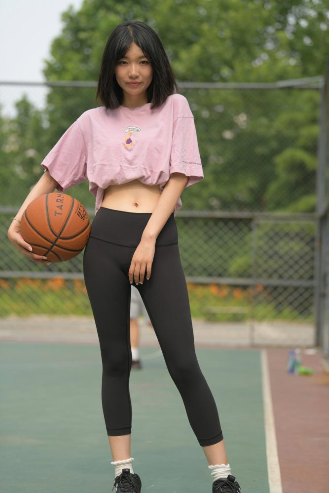 图片[4]-穿瑜伽裤打篮球的大三女孩J2198 463P1V-18.6GB-多米街拍