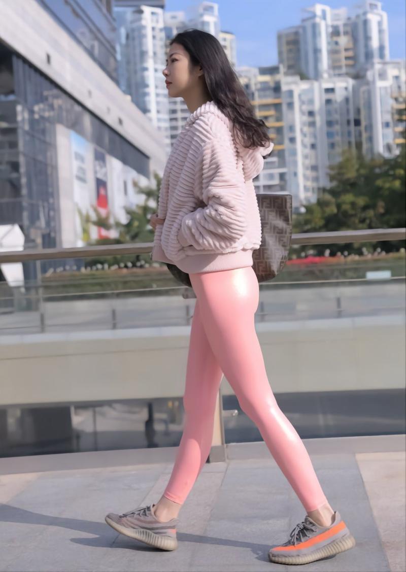 图片[2]-粉红色紧身裤的女孩 J1482 365P2V-18.1GB-多米街拍