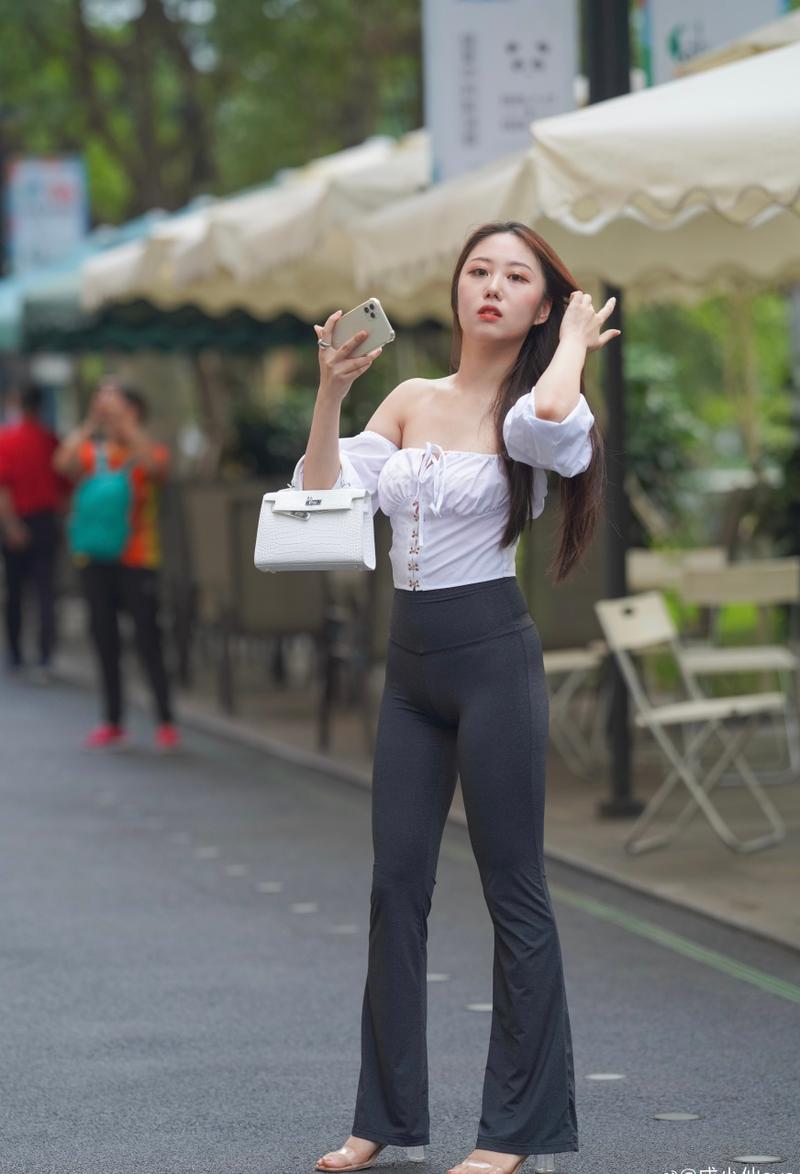 图片[2]-身材非常哇塞的瑜伽裤女孩  J1333 521P6V-21.6GB-多米街拍