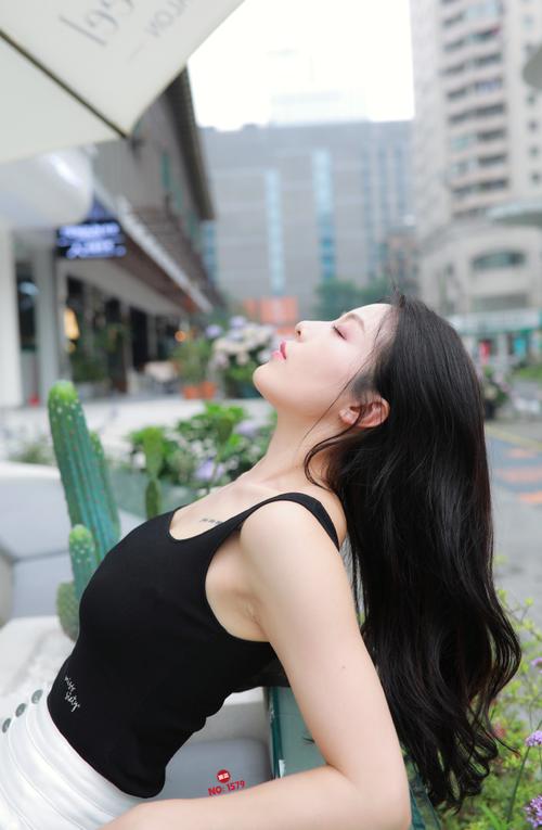 图片[2]-非常漂亮的白色紧身裤女孩J2055 895P2V-24.5GB-多米街拍