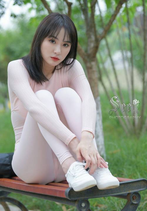 图片[2]-粉粉的瑜伽裤女孩太可爱了 J2090 854P1V-30.4GB-多米街拍
