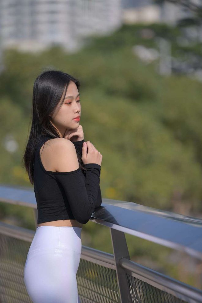 图片[4]-穿紧身白裤的端庄女孩 J1436 674P1V-22.2GB-多米街拍