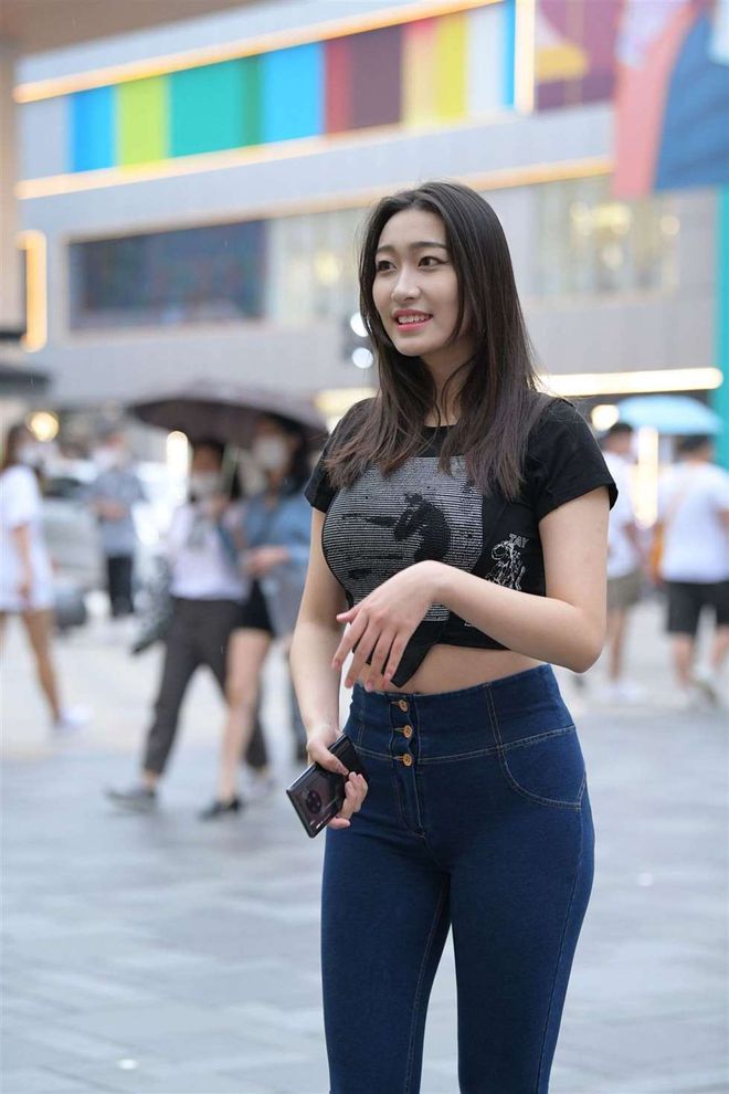 图片[3]-紧身牛仔裤女人J2784 240P-6.66GB-多米街拍