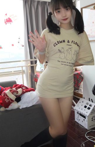 图片[9]-网格丝袜的清纯双马尾小姑娘-多米街拍