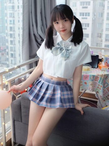 图片[7]-网格丝袜的清纯双马尾小姑娘-多米街拍
