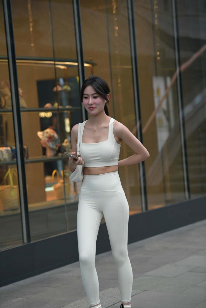 白色瑜伽裤女孩【212P】J8076-多米街拍