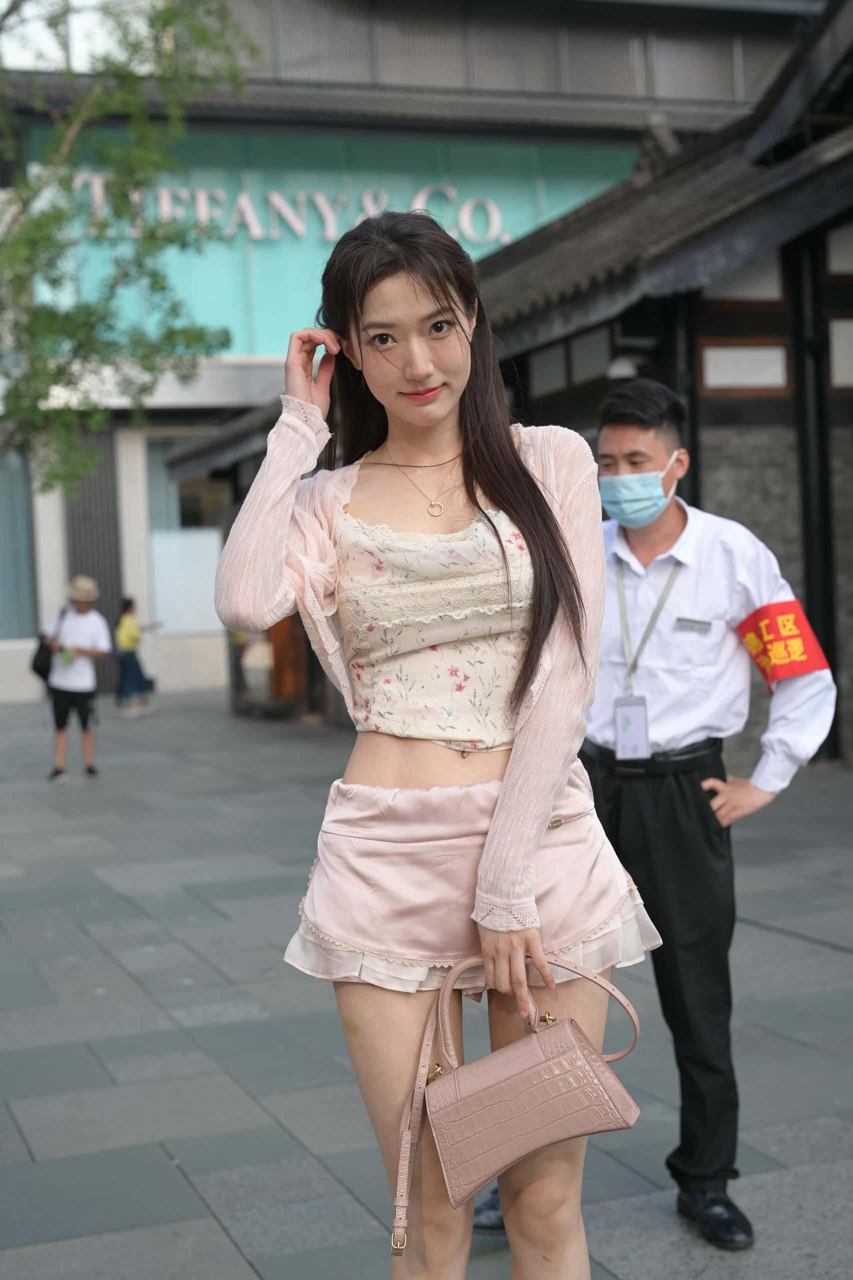 图片[2]-穿蕾丝蛋糕裙的粉色系少女【131P】J7577-多米街拍
