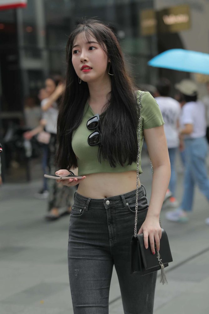 甜美靓丽牛仔裤女孩 【106P】J4144-多米街拍