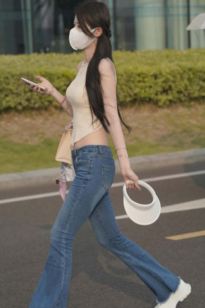 清纯喇叭牛仔裤女孩 【79P】J3591-多米街拍
