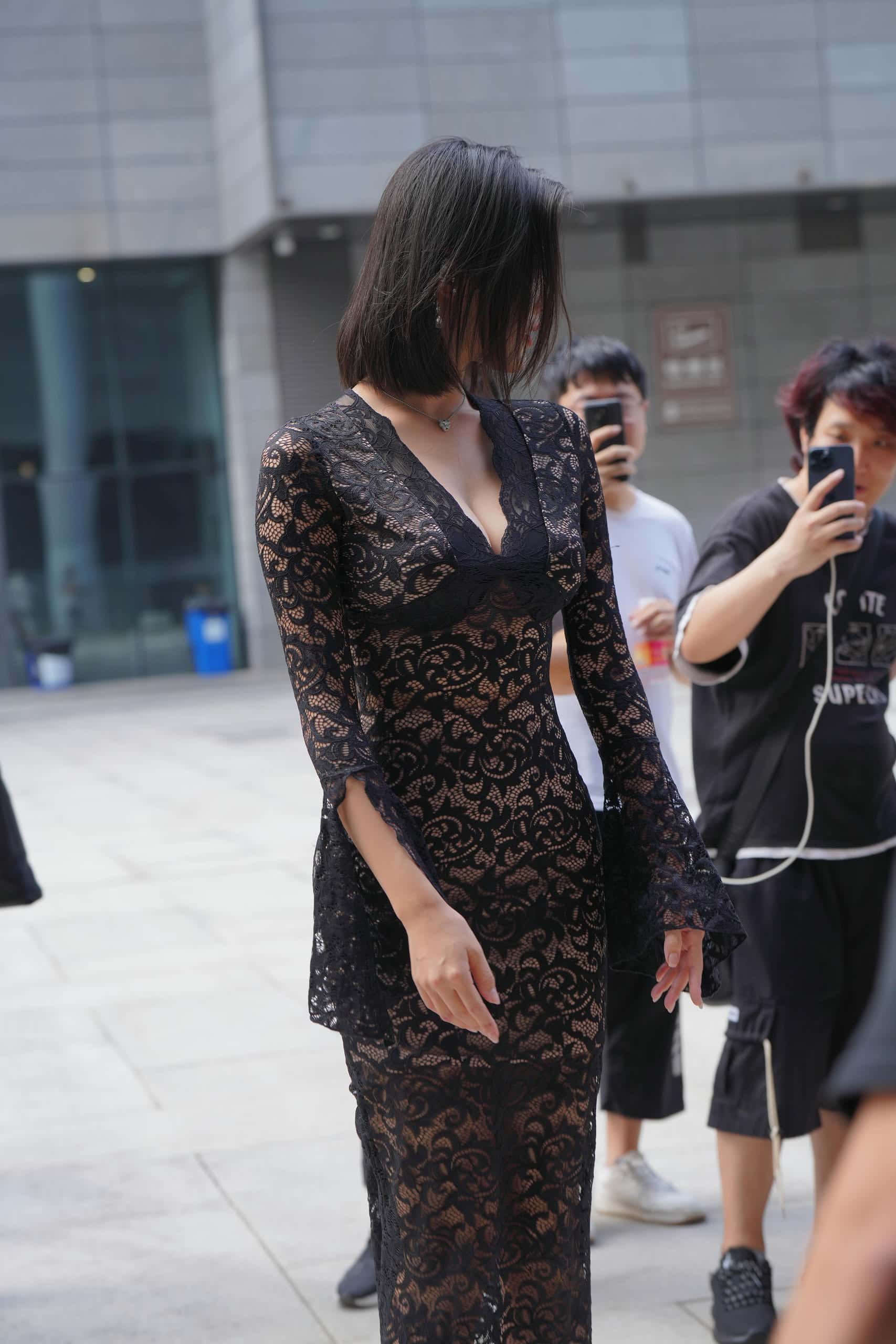 图片[3]-穿黑色透明长裙的姑娘【175P】J8257-多米街拍